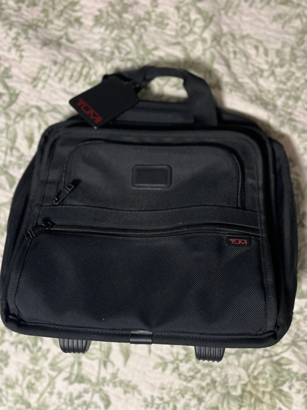 TUMI Black Nylon 2 Wheel Alpha Expandable Compact Carry On Luggage
